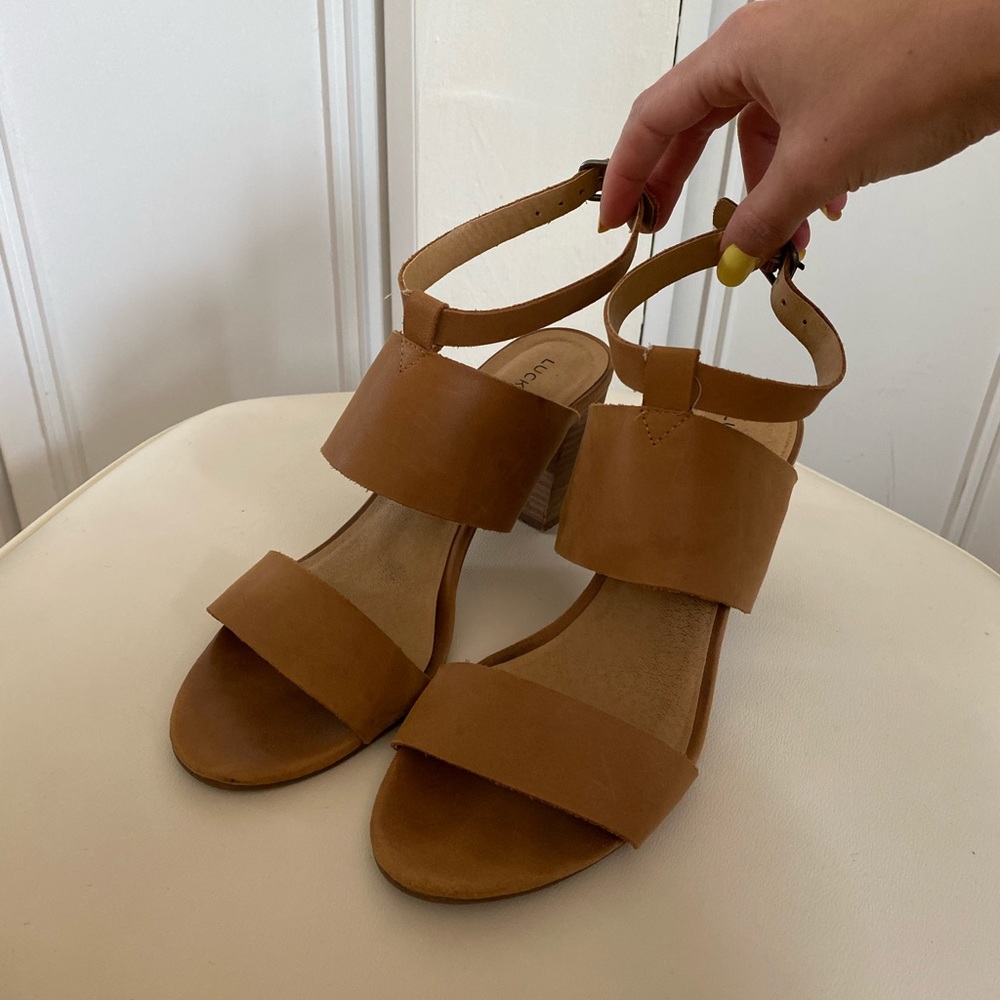 Lucky brand heeled brown leather sandal
